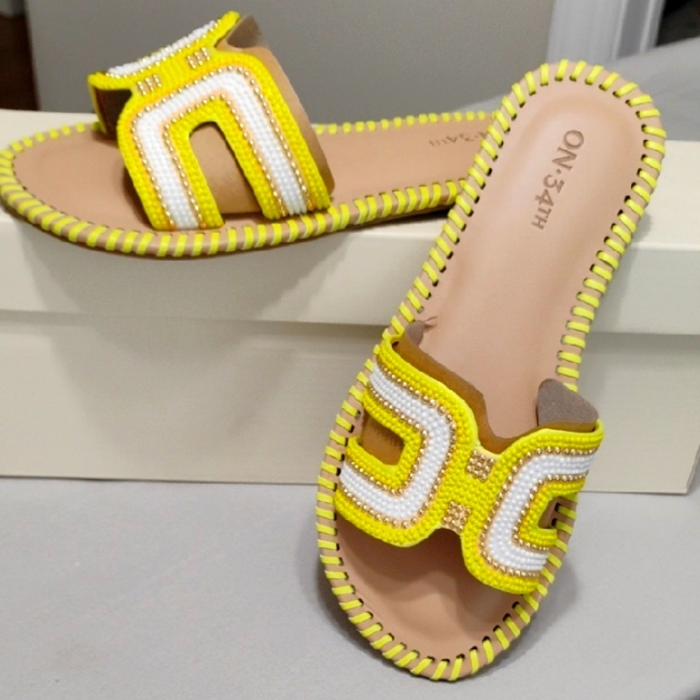 NEW!! Women's Yellow Beaded Sandals Size 5.5